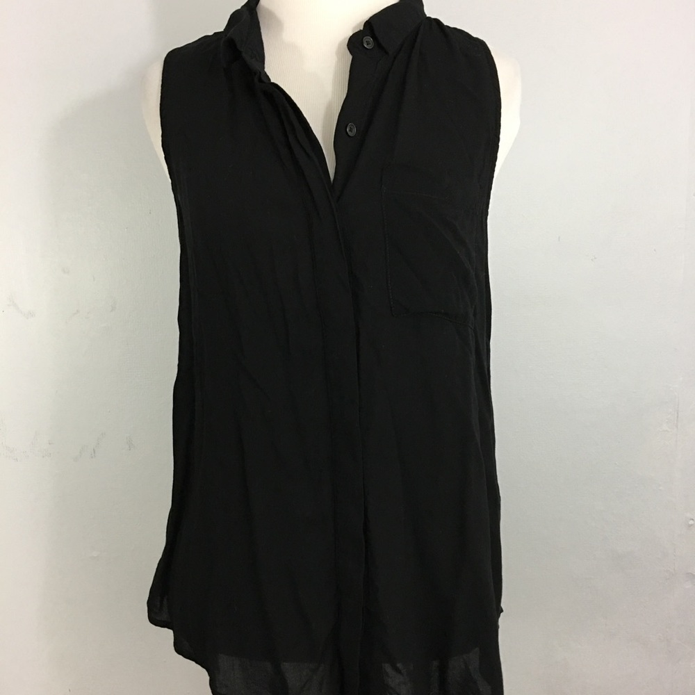 Black button up collared flowy tank